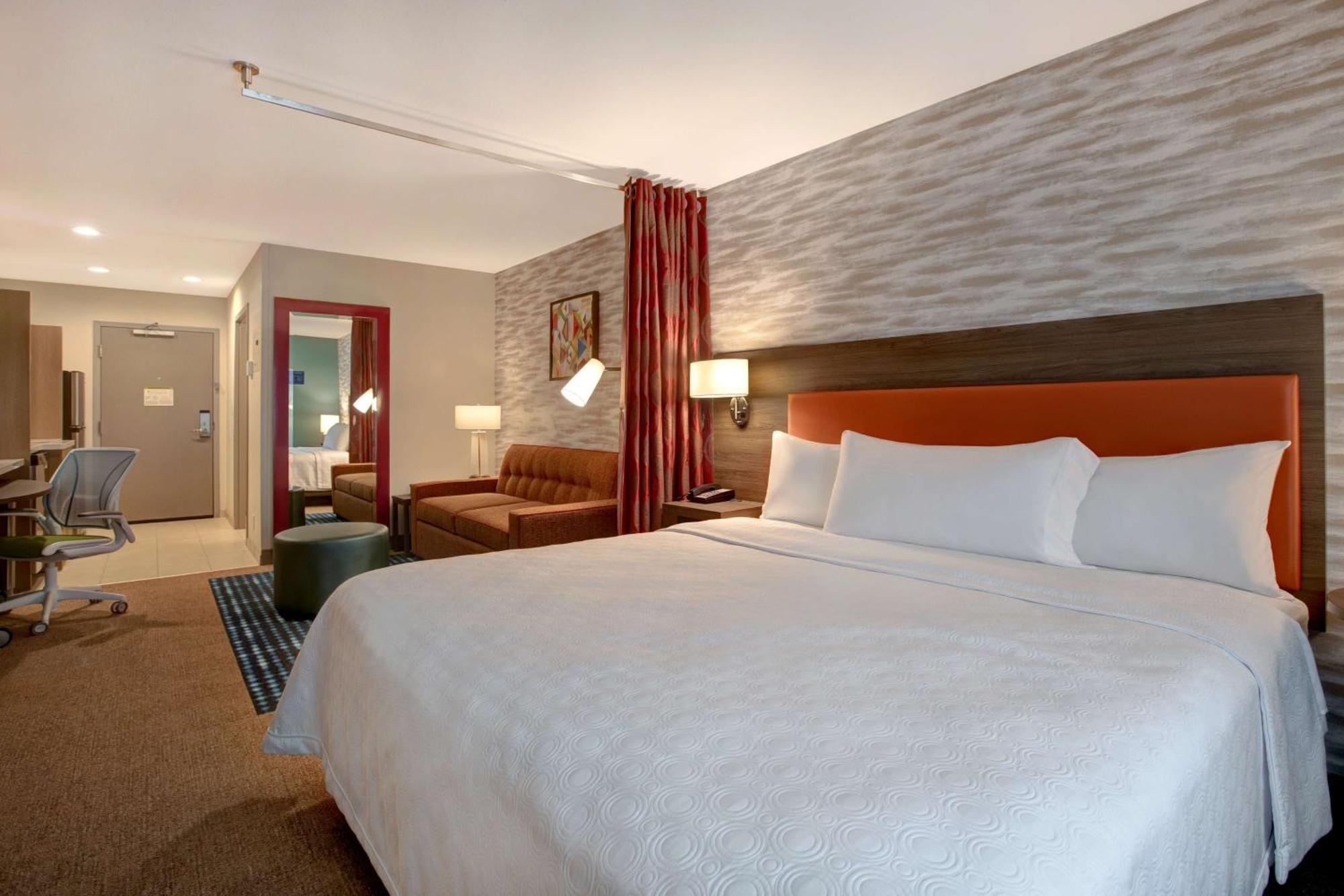 Hotel Home2 By Hilton Rockford 3*