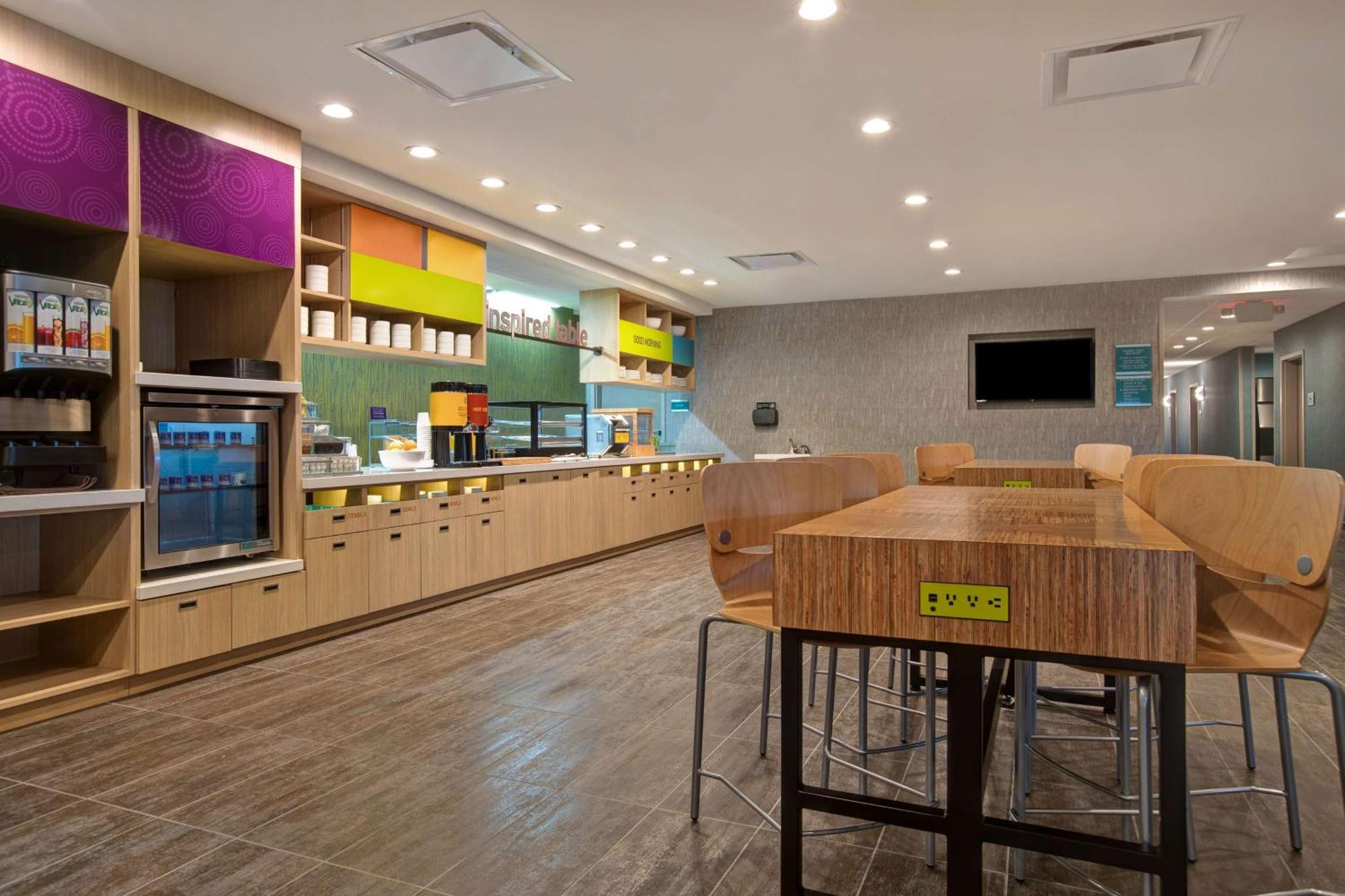 Hotel Home2 By Hilton Rockford Loves Park
