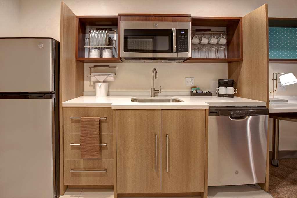 Home2 By Hilton Rockford 3*