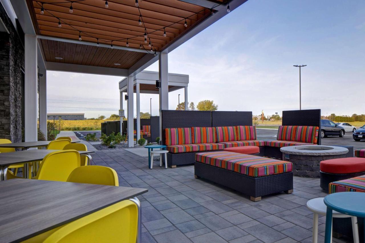 Hotel Home2 By Hilton Rockford Loves Park