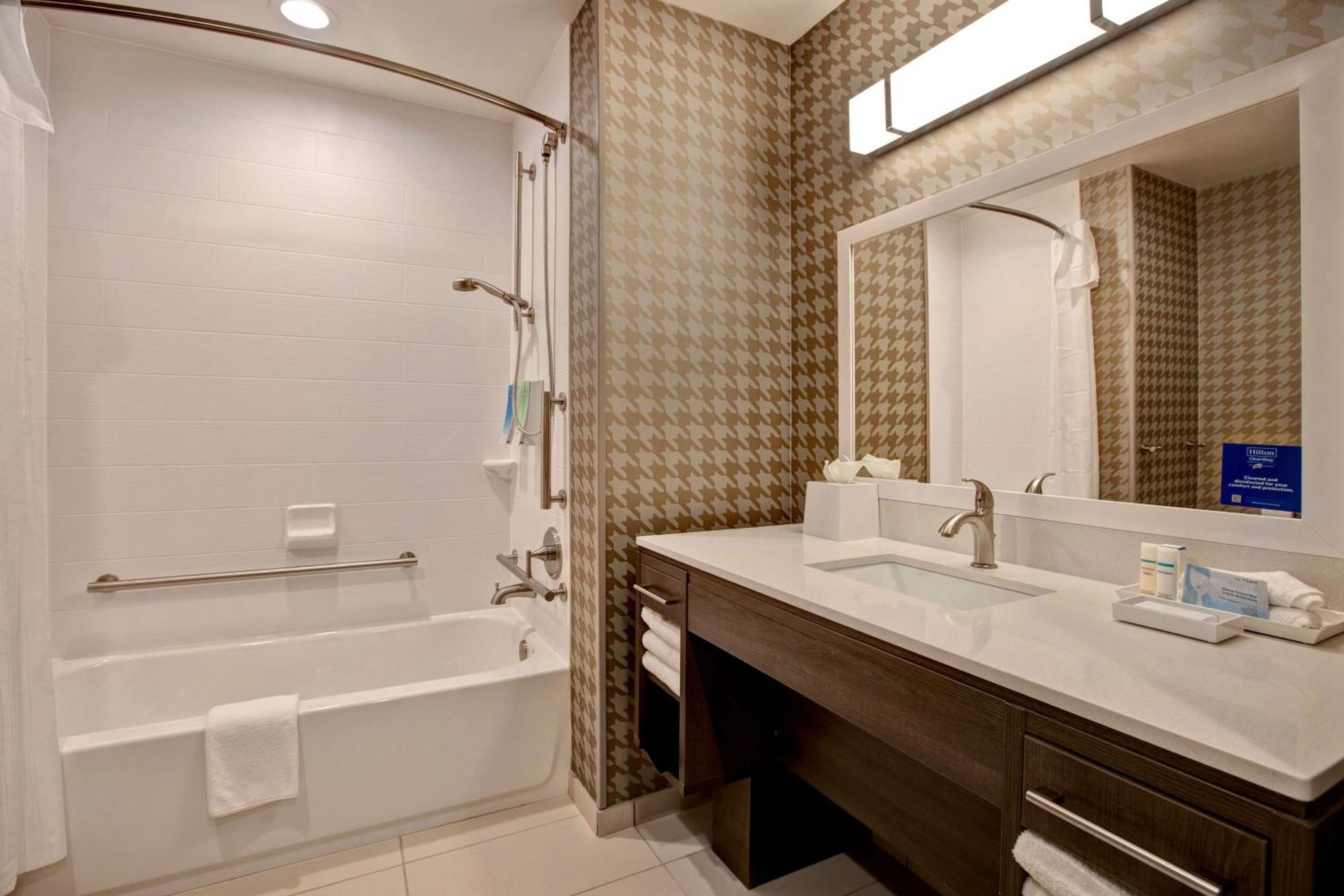 Home2 By Hilton Rockford 3*