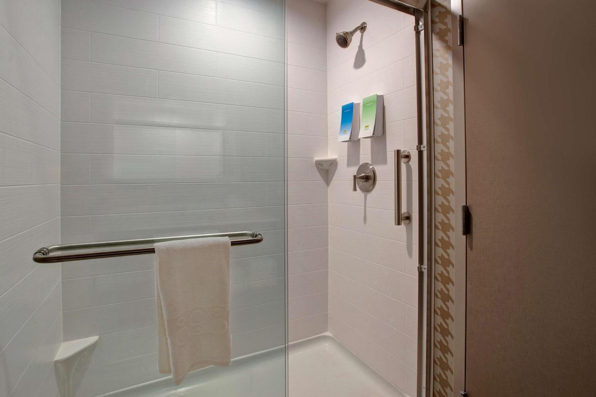Home2 By Hilton Rockford Loves Park