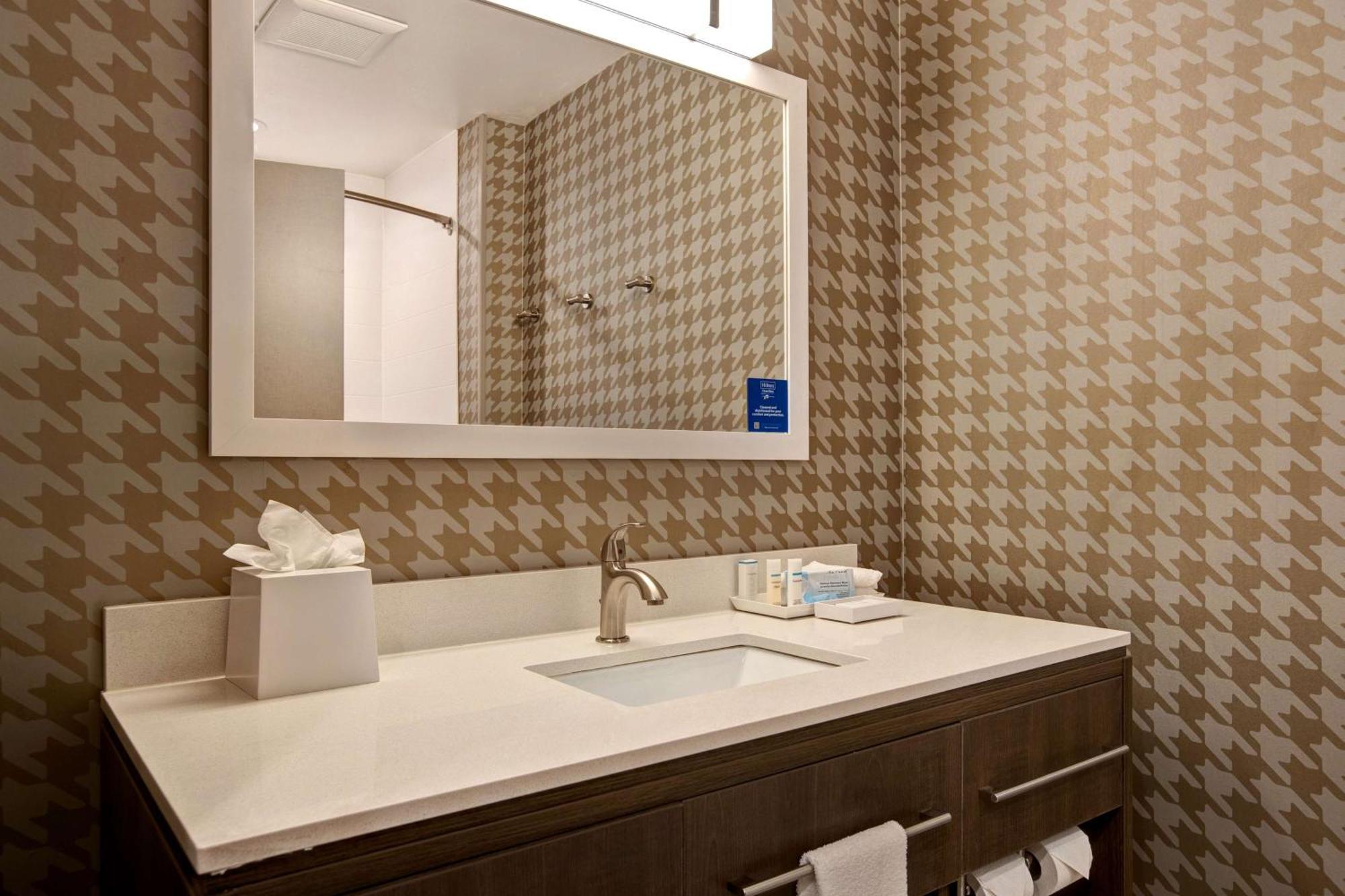 Hotel Home2 By Hilton Rockford 3*