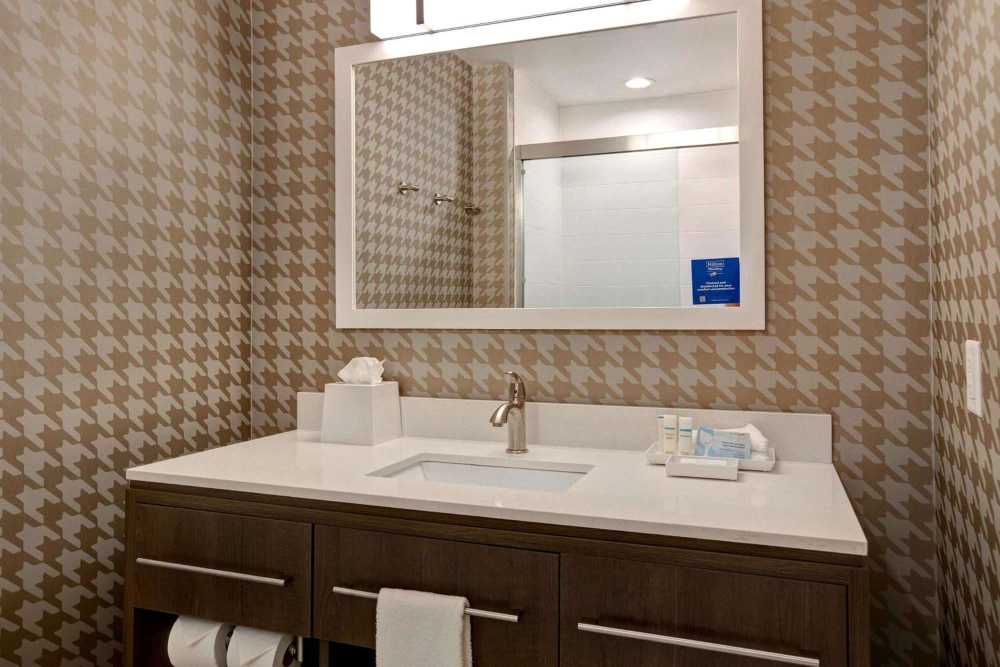 Home2 By Hilton Rockford Hotel